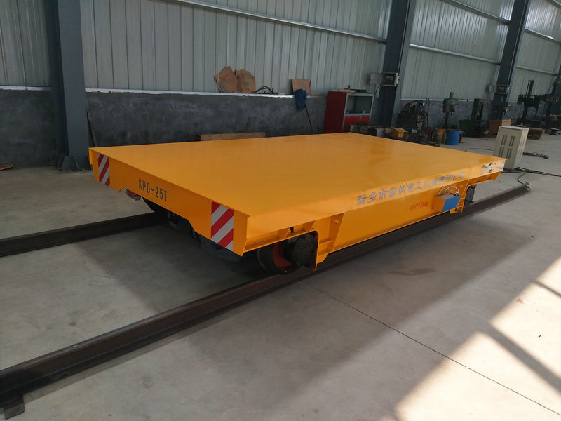 רכבים: Low Voltage Rail Transfer Car